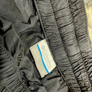 Women’s Columbia 3-4 inch active shorts- black